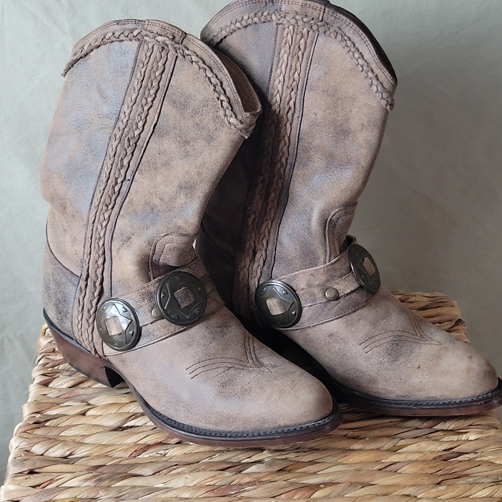 Matisse Brown Heeled Boots - Picture 3 of 7